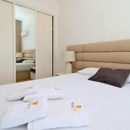 Serenity 18 House - Pool & Garden & Bbq & Comfort & Exclusivity Villa